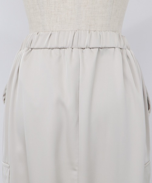 BLUEEAST（ブルーイースト）の「シャーリングカーゴスカート（スカート・レディース・チャコールグレー/ブラック/グレイッシュベージュ/カーキ/ブラウン・MEDIUM）」の16枚目の写真