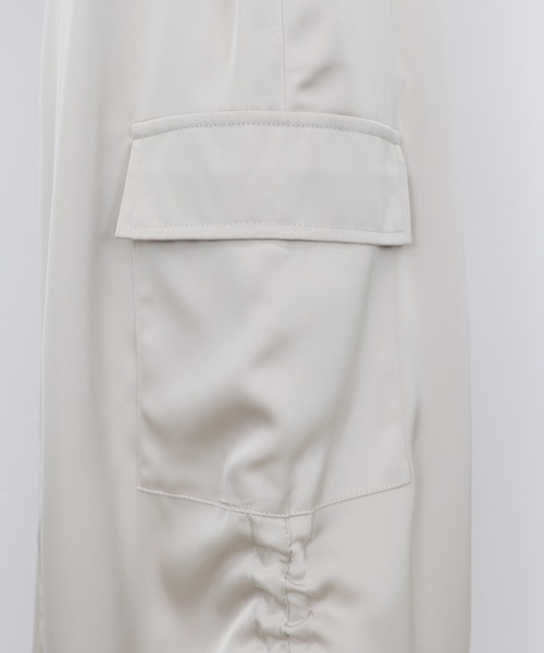 BLUEEAST（ブルーイースト）の「シャーリングカーゴスカート（スカート・レディース・チャコールグレー/ブラック/グレイッシュベージュ/カーキ/ブラウン・MEDIUM）」の14枚目の写真