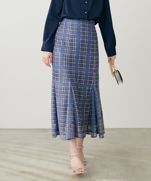 natural couture(ナチュラルクチュール)の「ツイード風シアーチェックスカート(スカート・レディース・ブルー/ブラック/オフホワイト・FREE)」の19枚目の写真