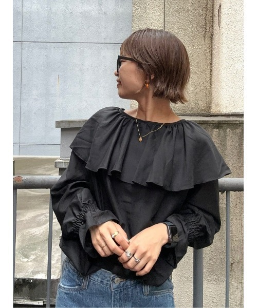 Right-on(ライトオン)の「【HONEYSUCKLE ROSE】シアーフリルブラウス(シャツ/ブラウス・レディース・ブラウン/ブラック/オフホワイト・M-L)」の3枚目の写真