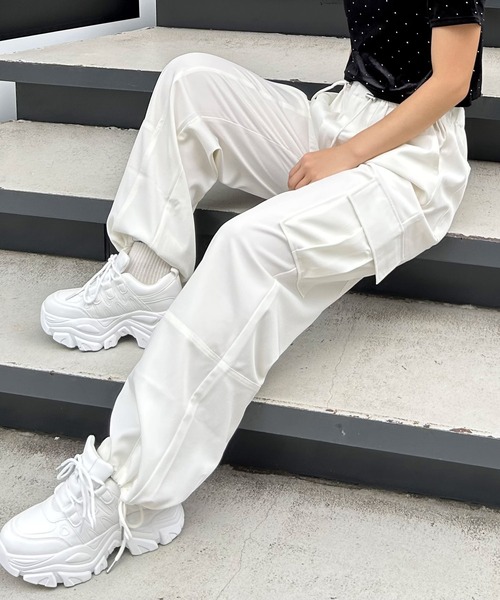 【新品41,800】23SS☆カレンテージ☆レーヨンリネンカーゴパンツ ホワイト HUG.U カーゴパンツ レディース 秋 新作 パンツ カーブパンツ