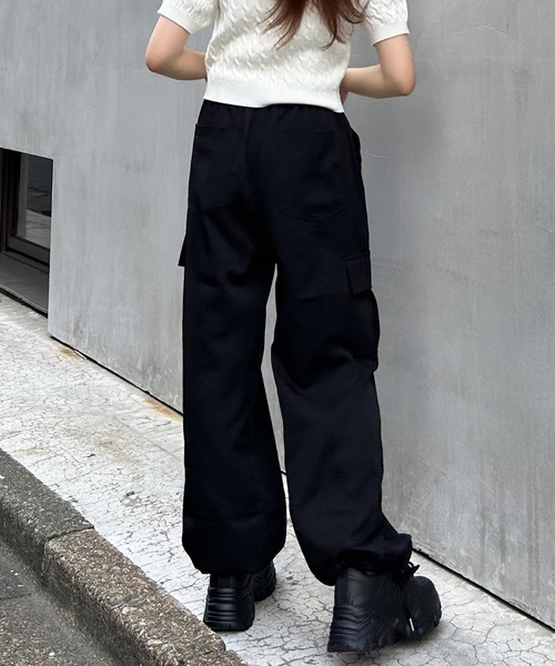 INGNI（イング）の「ツイルカーゴ／パンツ（カーゴパンツ・レディース・ブラック/カーキ/アイボリー・FREE）」の5枚目の写真