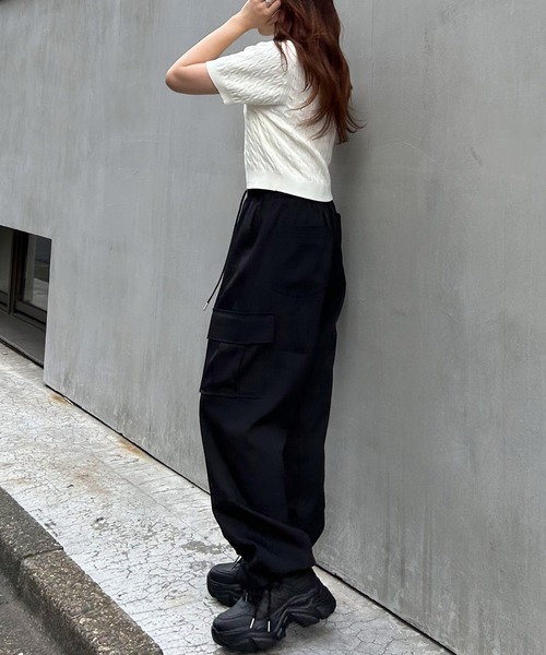 INGNI（イング）の「ツイルカーゴ／パンツ（カーゴパンツ・レディース・ブラック/カーキ/アイボリー・FREE）」の7枚目の写真