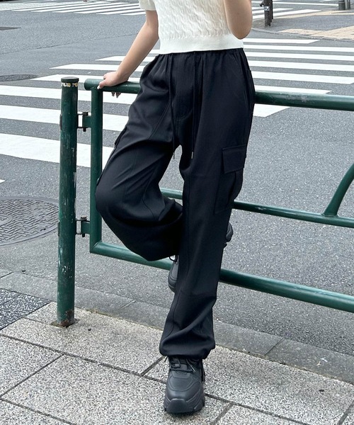 INGNI（イング）の「ツイルカーゴ／パンツ（カーゴパンツ・レディース・ブラック/カーキ/アイボリー・FREE）」の4枚目の写真