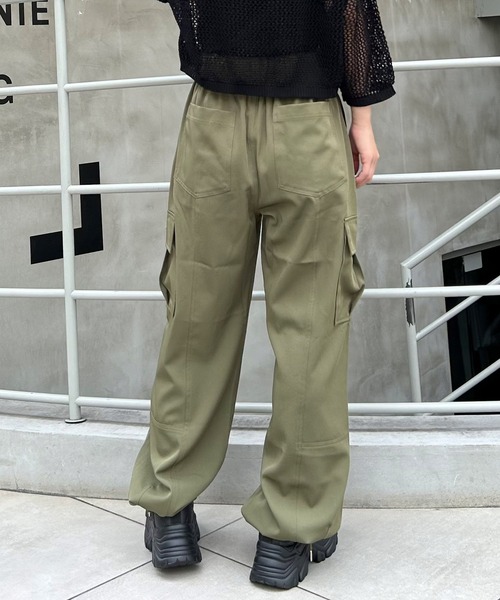 INGNI（イング）の「ツイルカーゴ／パンツ（カーゴパンツ・レディース・ブラック/カーキ/アイボリー・FREE）」の16枚目の写真