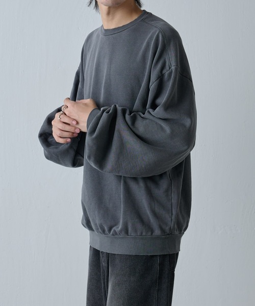 COLONY 2139（コロニートゥーワンスリーナイン）の「ピグメントダメージ裏起毛クルースウェット（スウェット・メンズ・ブラック/チャコールグレー・LARGE/MEDIUM）」の10枚目の写真