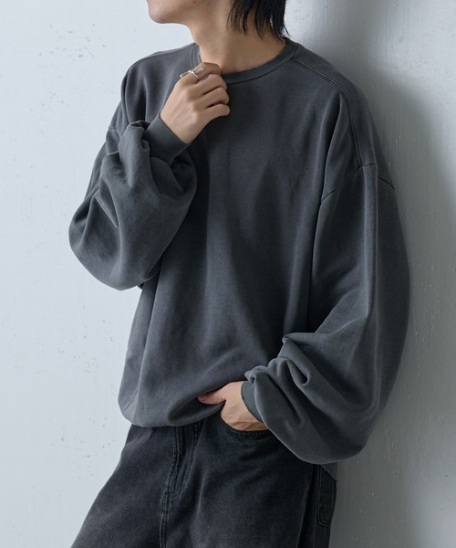 COLONY 2139（コロニートゥーワンスリーナイン）の「ピグメントダメージ裏起毛クルースウェット（スウェット・メンズ・ブラック/チャコールグレー・LARGE/MEDIUM）」の11枚目の写真