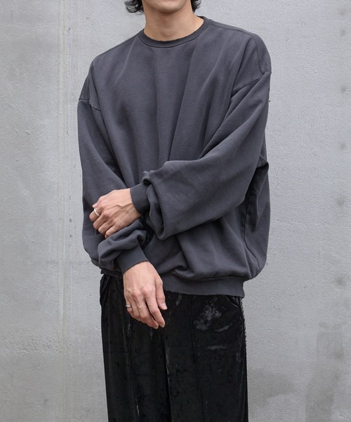COLONY 2139（コロニートゥーワンスリーナイン）の「ピグメントダメージ裏起毛クルースウェット（スウェット・メンズ・ブラック/チャコールグレー・LARGE/MEDIUM）」の12枚目の写真