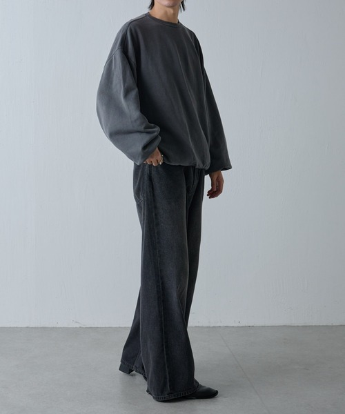 COLONY 2139（コロニートゥーワンスリーナイン）の「ピグメントダメージ裏起毛クルースウェット（スウェット・メンズ・ブラック/チャコールグレー・LARGE/MEDIUM）」の19枚目の写真