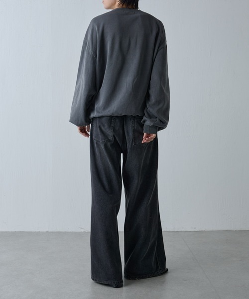 COLONY 2139（コロニートゥーワンスリーナイン）の「ピグメントダメージ裏起毛クルースウェット（スウェット・メンズ・ブラック/チャコールグレー・LARGE/MEDIUM）」の20枚目の写真