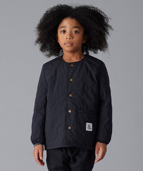 Smoothy（スムージー）の「SMOOTHY キルトJK（ノーカラージャケット・キッズ・カーキ/ブラック・MEDIUM/SMALL/X-LARGE/LARGE）」の9枚目の写真