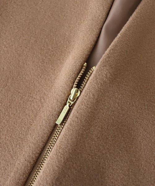 Pierrot（ピエロ）の「メルトンVネックノーカラーショートコート（ノーカラーコート・レディース・キャメル/オフホワイト/ブラック/ネイビー・S/L/M）」の10枚目の写真