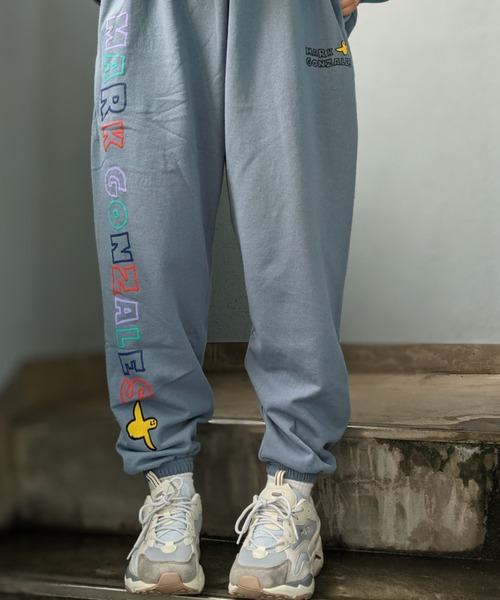 Mark Gonzales(マーク・ゴンザレス)の「MARK GONZALES ART WORK/マークゴンザレス【web限定】マルチカラー発泡ロゴスウェットパンツ(スウェットパンツ・メンズ・ブルー系/ブラック/アッシュグレー/ライトグレー・MEDIUM/LARGE/X-LARGE)」の4枚目の写真