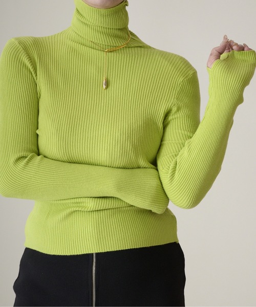 ibeul_（イベール）の「フィンガーホールハイネックスリムリブニットトップス（ニット/セーター・レディース・ブルー/アイボリー/ブラウン/ホワイト/ブラック/チャコール/ライム/ベージュ/グレー・FREE）」の8枚目の写真