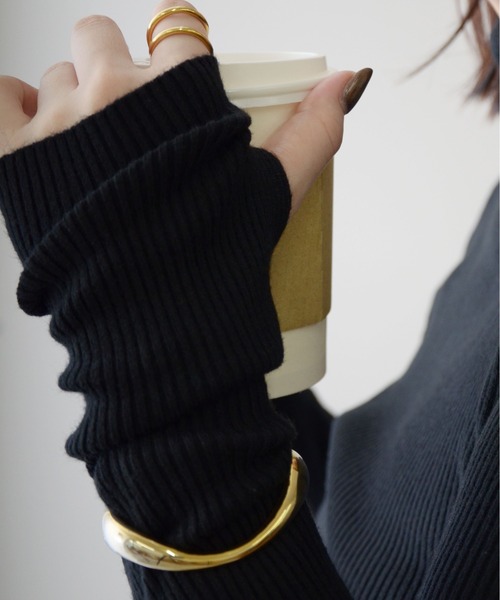 ibeul_（イベール）の「フィンガーホールハイネックスリムリブニットトップス（ニット/セーター・レディース・ブルー/アイボリー/ブラウン/ホワイト/ブラック/チャコール/ライム/ベージュ/グレー・FREE）」の3枚目の写真