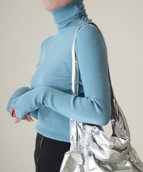 ibeul_（イベール）の「フィンガーホールハイネックスリムリブニットトップス（ニット/セーター・レディース・ブルー/アイボリー/ブラウン/ホワイト/ブラック/チャコール/ライム/ベージュ/グレー・FREE）」の12枚目の写真