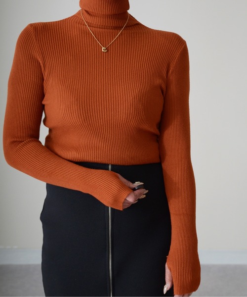 ibeul_（イベール）の「フィンガーホールハイネックスリムリブニットトップス（ニット/セーター・レディース・ブルー/アイボリー/ブラウン/ホワイト/ブラック/チャコール/ライム/ベージュ/グレー・FREE）」の22枚目の写真