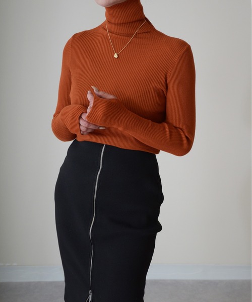 ibeul_（イベール）の「フィンガーホールハイネックスリムリブニットトップス（ニット/セーター・レディース・ブルー/アイボリー/ブラウン/ホワイト/ブラック/チャコール/ライム/ベージュ/グレー・FREE）」の21枚目の写真