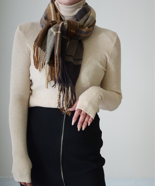 ibeul_（イベール）の「フィンガーホールハイネックスリムリブニットトップス（ニット/セーター・レディース・ブルー/アイボリー/ブラウン/ホワイト/ブラック/チャコール/ライム/ベージュ/グレー・FREE）」の19枚目の写真