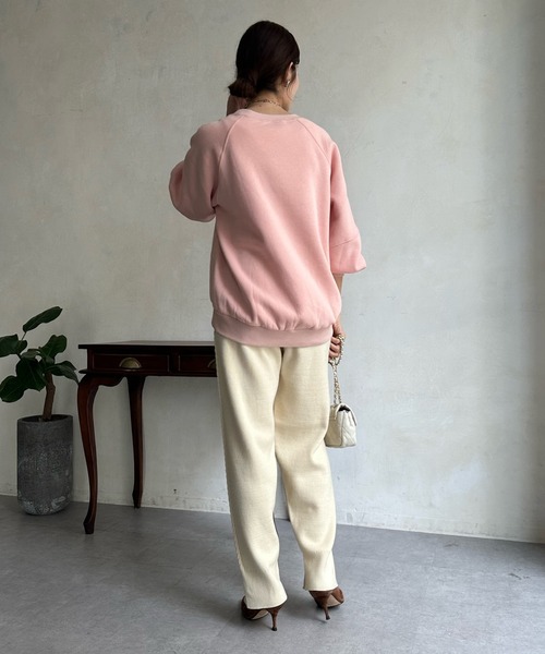 DouDou（ドゥドゥ）の「【WEB限定】 裏起毛エンボスロゴトップス（その他トップス・レディース・オフホワイト/ピンク/チャコールグレー・FREE）」の8枚目の写真