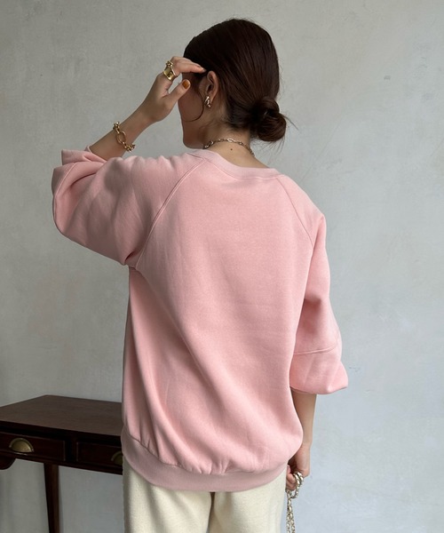 DouDou（ドゥドゥ）の「【WEB限定】 裏起毛エンボスロゴトップス（その他トップス・レディース・オフホワイト/ピンク/チャコールグレー・FREE）」の9枚目の写真