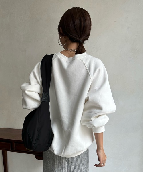 DouDou（ドゥドゥ）の「【WEB限定】 裏起毛エンボスロゴトップス（その他トップス・レディース・オフホワイト/ピンク/チャコールグレー・FREE）」の17枚目の写真