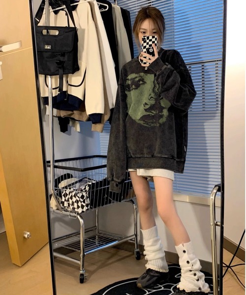 ARULE（アルール）の「A'GEM/9 × .kom『ARULE/アルール』ビンテージ加工 オーバーサイズ プリントグラフィック スウェットシャツ（スウェット・メンズ・ブラック・L/M）」の4枚目の写真