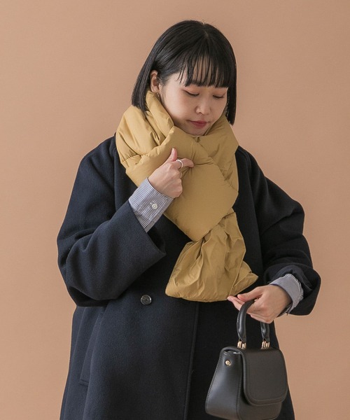 URBAN RESEARCH DOORS(アーバンリサーチドアーズ)の「中綿マフラー(マフラー・レディース・ベージュ/ブラック・-)」の5枚目の写真