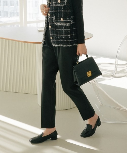 SHOPLIST styled by DHOLIC(ショップリストスタイルドバイディーホリック)の「【SHOPLIST styled by DHOLIC 限定】 美脚 シルエット ストレッチ タック テーパードパンツ(スラックス・レディース・ライトブラウン/ライトベージュ/ライトグリーン/ブラック/ライトグレー/イエロー・M/S)」の2枚目の写真