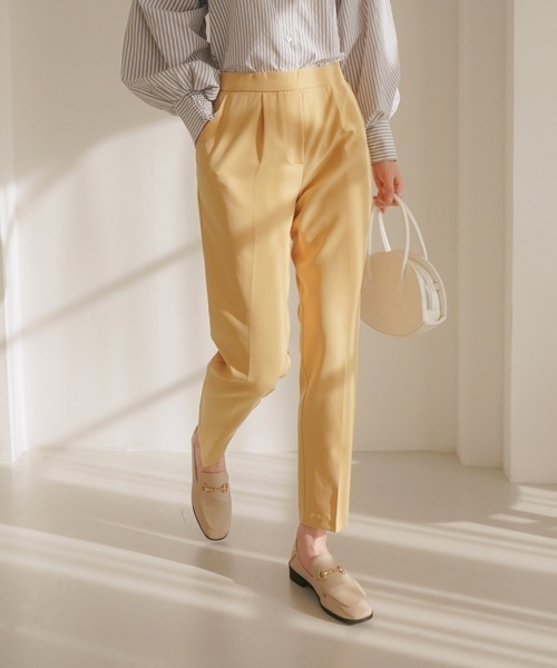 SHOPLIST styled by DHOLIC(ショップリストスタイルドバイディーホリック)の「【SHOPLIST styled by DHOLIC 限定】 美脚 シルエット ストレッチ タック テーパードパンツ(スラックス・レディース・ライトブラウン/ライトベージュ/ライトグリーン/ブラック/ライトグレー/イエロー・M/S)」の18枚目の写真