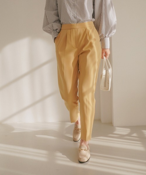 SHOPLIST styled by DHOLIC(ショップリストスタイルドバイディーホリック)の「【SHOPLIST styled by DHOLIC 限定】 美脚 シルエット ストレッチ タック テーパードパンツ(スラックス・レディース・ライトブラウン/ライトベージュ/ライトグリーン/ブラック/ライトグレー/イエロー・M/S)」の20枚目の写真