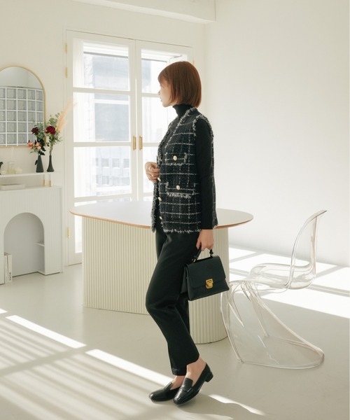 SHOPLIST styled by DHOLIC(ショップリストスタイルドバイディーホリック)の「【SHOPLIST styled by DHOLIC 限定】 美脚 シルエット ストレッチ タック テーパードパンツ(スラックス・レディース・ライトブラウン/ライトベージュ/ライトグリーン/ブラック/ライトグレー/イエロー・M/S)」の12枚目の写真