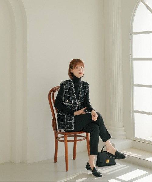 SHOPLIST styled by DHOLIC(ショップリストスタイルドバイディーホリック)の「【SHOPLIST styled by DHOLIC 限定】 美脚 シルエット ストレッチ タック テーパードパンツ(スラックス・レディース・ライトブラウン/ライトベージュ/ライトグリーン/ブラック/ライトグレー/イエロー・M/S)」の17枚目の写真