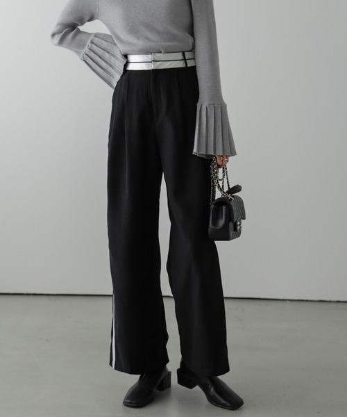 AMELY(エミリー)の「サイドラインワイドパンツ(その他パンツ・レディース・グレー/ブラック/ブラウン/チャコール・M/L)」の5枚目の写真