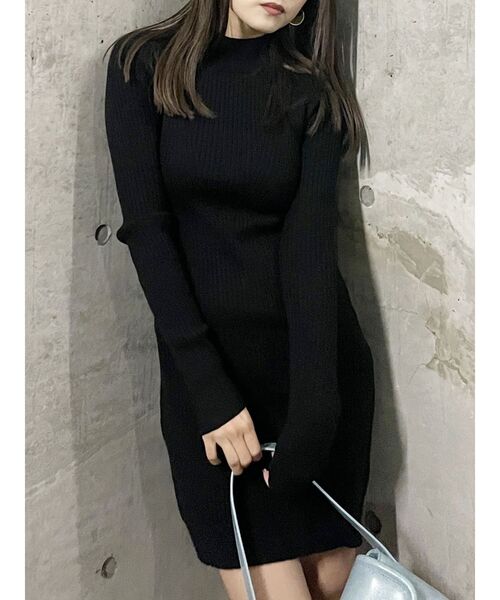 MURUA（ムルーア）の「ボトルネックニットミニワンピース（ワンピース・レディース・アイボリー/ブラック/その他1・FREE）」の2枚目の写真