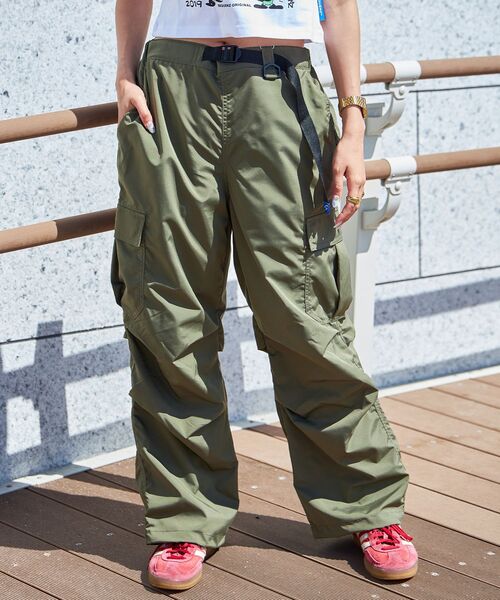 SEQUENZ（シークエンズ）の「【SEQUENZ】 TECH 5 POCKET STRING PANTS / ５ポケット カーゴ ワイド テック ノームコア ベルト付き（カーゴパンツ・メンズ・ブラック/カーキ/ホワイト/サンドベージュ・MEDIUM/LARGE/X-LARGE）」の4枚目の写真