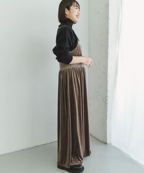 ITEMS URBANRESEARCH(アイテムズ アーバンリサーチ)の「ベロアキャミワンピース(ワンピース・レディース・ブラウン/ブラック・FREE)」の14枚目の写真