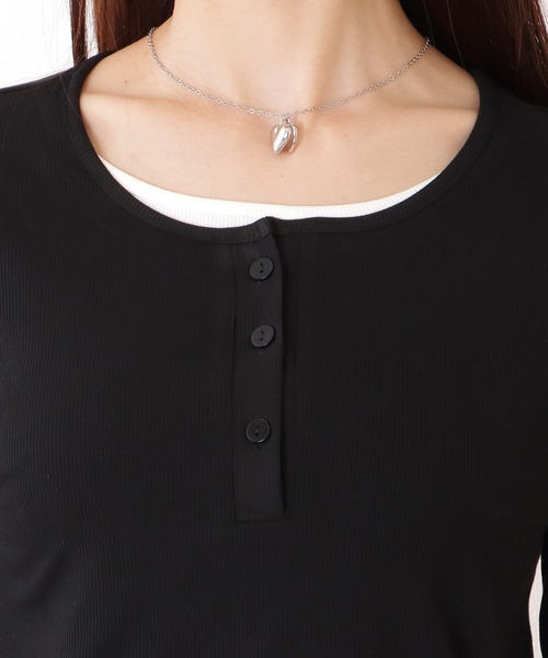Lace Ladies(レースレディース)の「ベーシック ヘンリーネック 長袖 レイヤード風 カットソートップス(Tシャツ/カットソー・レディース・ブラック・XL/M/S)」の11枚目の写真