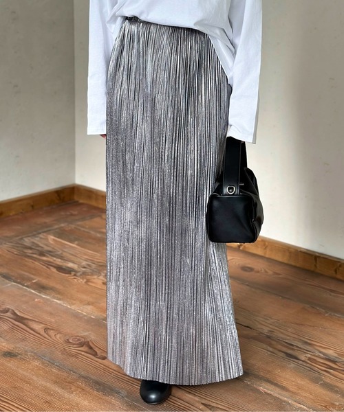 Per sist ence(パーシエンス)の「メタリック箔カットソーランダムプリーツスカート(スカート・レディース・ブラック/チャコールグレー/シルバー・FREE)」の3枚目の写真