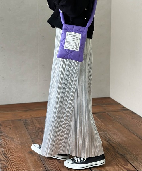 Per sist ence(パーシエンス)の「メタリック箔カットソーランダムプリーツスカート(スカート・レディース・ブラック/チャコールグレー/シルバー・FREE)」の8枚目の写真