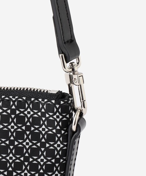 MACKINTOSH LONDON（マッキントッシュ ロンドン）の「【エクラ掲載】マイクロアンドリューミニショルダー（ショルダーバッグ・レディース・グレー系その他2/ブラック・FREE）」の12枚目の写真