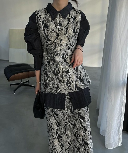 ウィルフリー　willfully サスペンダーベアトップス WILLFULLY（ウィルフリー）の「monotone jacquard no sleeve
