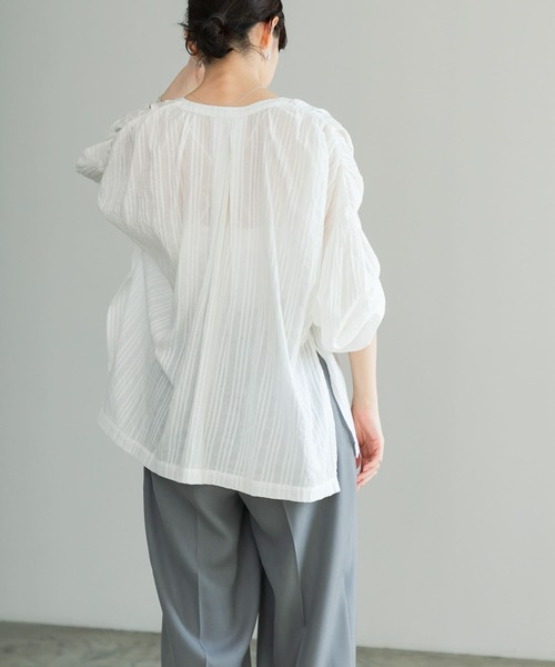 URBAN RESEARCH(アーバンリサーチ)の「ラメストライプチュニックブラウス(シャツ/ブラウス・レディース・オフホワイト/ブラック・FREE)」の17枚目の写真