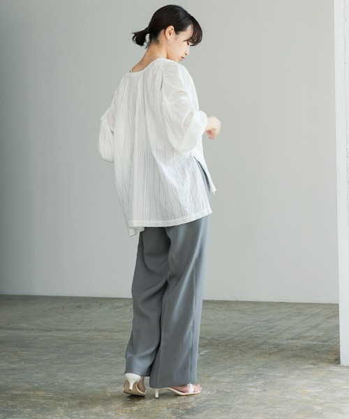 URBAN RESEARCH(アーバンリサーチ)の「ラメストライプチュニックブラウス(シャツ/ブラウス・レディース・オフホワイト/ブラック・FREE)」の11枚目の写真