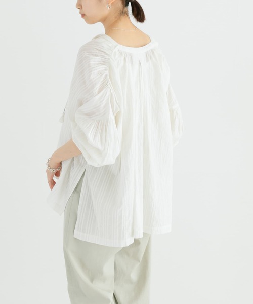 極美品✨定価１.４万❤️　黒　アーバンリサーチ　ラメストライプチュニックブラウス URBAN RESEARCH（アーバンリサーチ）の「ラメストライプ