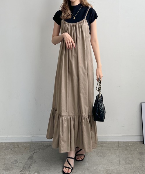 Futier land（フューティアランド）の「裾フレアギャザーキャミワンピース（ワンピース・レディース・ブルー/ブラック/グレイッシュベージュ/ブラウン・FREE）」の4枚目の写真