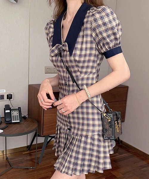 Acne Studios 半袖チェック柄ミニワンピース セール】YUGA チェック柄ミニワンピース（ワンピース）｜gossip