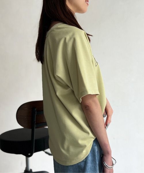 Chez toi(シェトワ)の「接触冷感ラグランスリーブロゴプルオーバー(Tシャツ/カットソー・レディース・ブラック/オフホワイト/イエロー・FREE)」の6枚目の写真