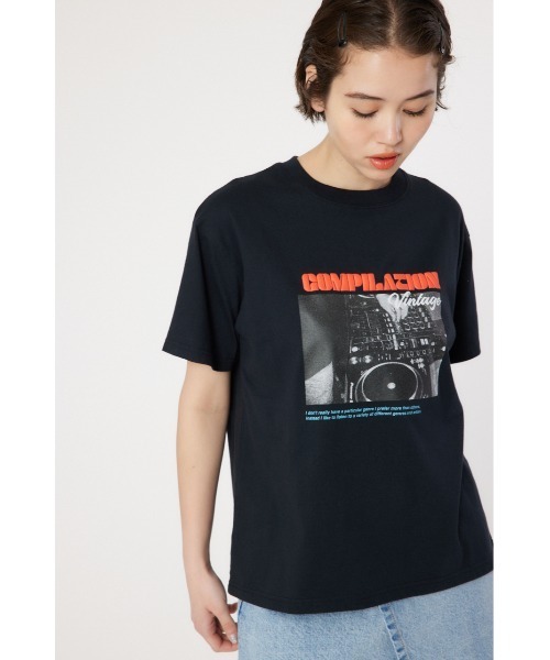 RODEO CROWNS WIDE BOWL（ロデオクラウンズワイドボウル）の「COMPILATION Tシャツ（Tシャツ/カットソー・レディース・オフホワイト/ブルー/ブラック・FREE）」の3枚目の写真