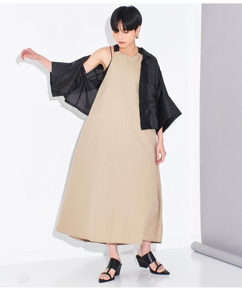 Settimissimo（セッティミッシモ）の「ワッシャータフタバッククロスエプロン風ワンピース（ワンピース・レディース・ブラック/グレイッシュベージュ・FREE）」の8枚目の写真